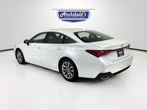 Used 2022 Toyota Avalon XLE w/ Moonroof Package FWD image 6