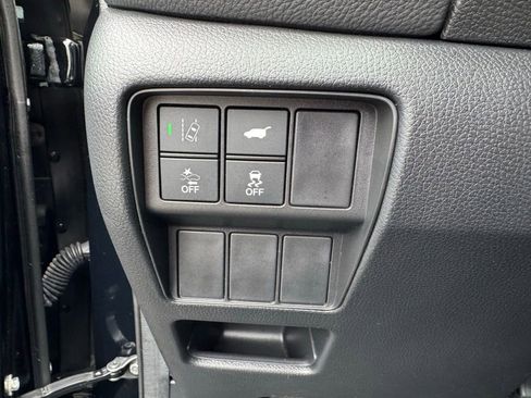 Used 2018 Honda CR-V Touring image 14