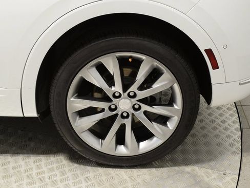 Used 2021 Buick Envision Avenir w/ Technology Package II FWD image 39
