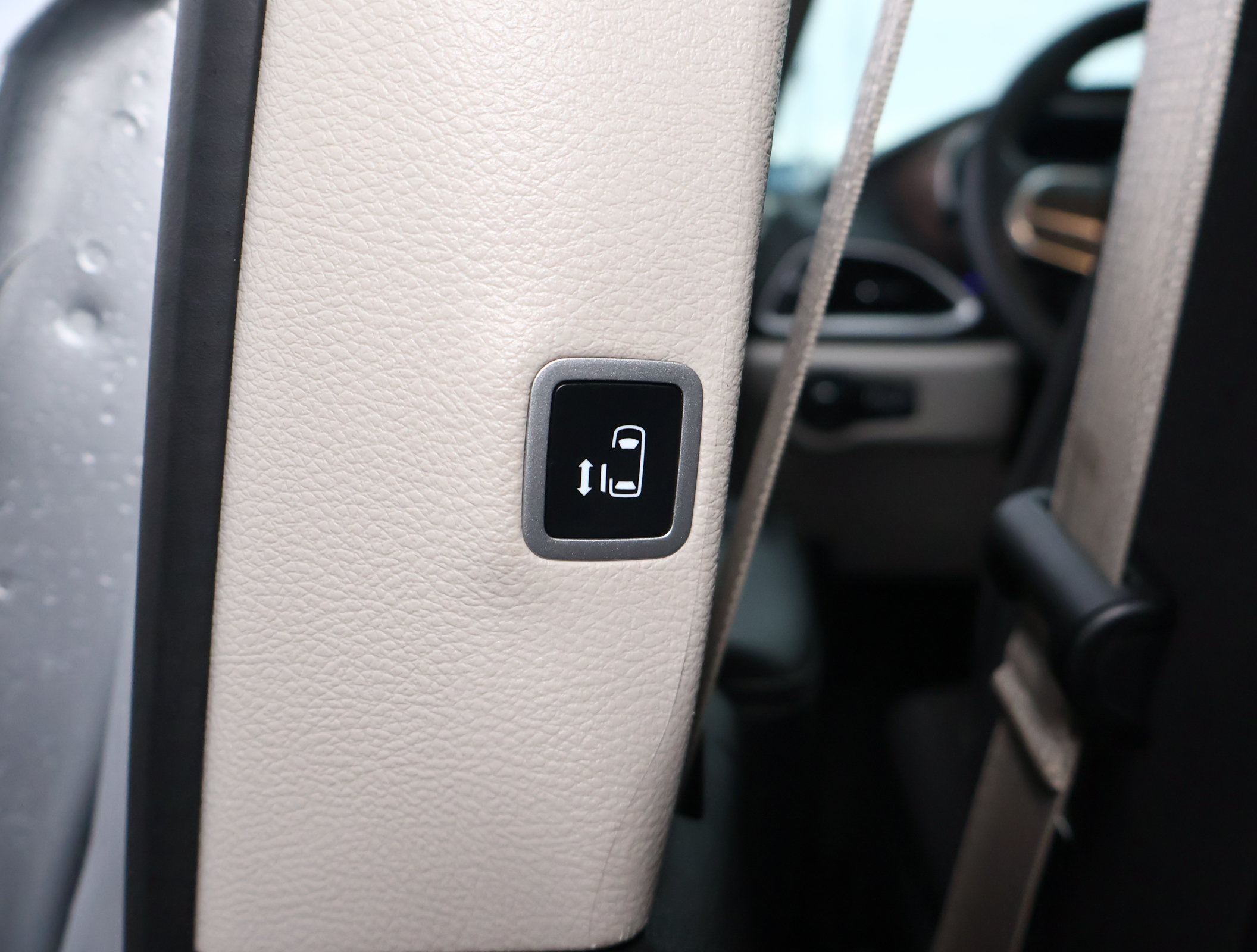 Used 2024 Chrysler Voyager LX FWD image 24