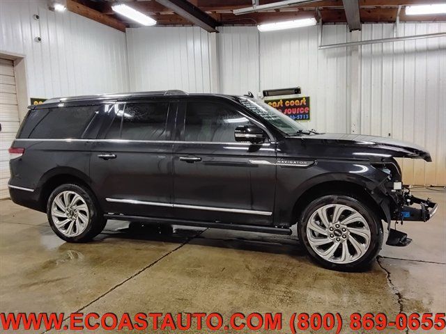 Used 2024 Lincoln Navigator L Reserve AWD/4WD image 2