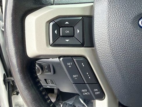 Used 2022 Ford F250 Lariat w/ Lariat Ultimate Package AWD/4WD image 12