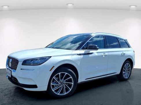 Used 2022 Lincoln Corsair Grand Touring w/ Towing Package AWD/4WD image 2