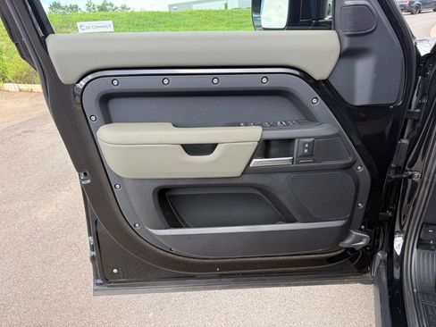 Certified 2025 Land Rover Defender 110 S AWD/4WD image 15