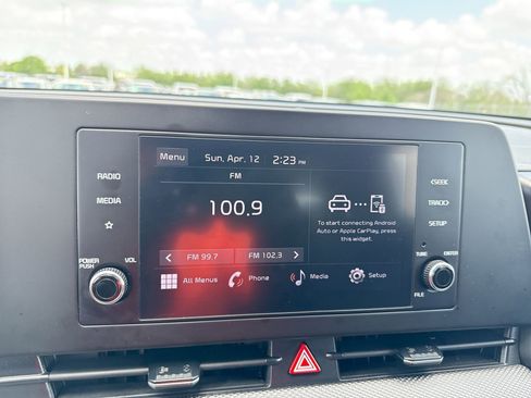 Used 2025 Kia Sportage LX FWD image 12