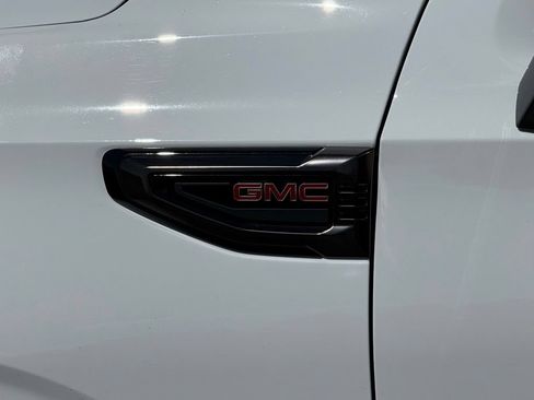 Used 2025 GMC Yukon AT4 Ultimate AWD/4WD image 49