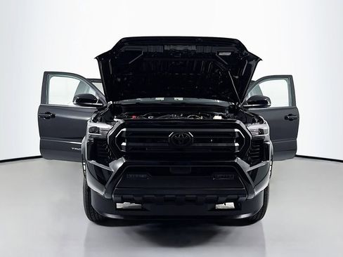 Used 2025 Toyota Tacoma SR5 image 21