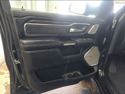 Used 2025 RAM 1500 Laramie AWD/4WD image 9