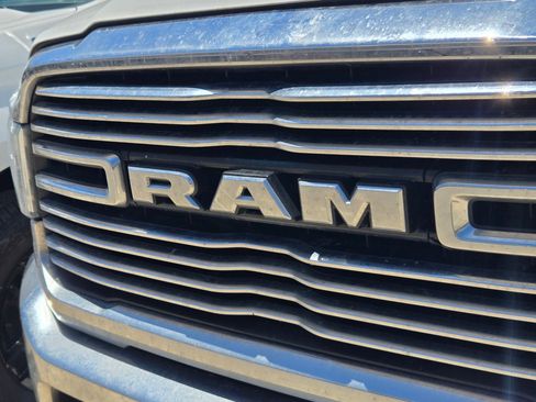 Used 2022 RAM 2500 Laramie AWD/4WD image 3