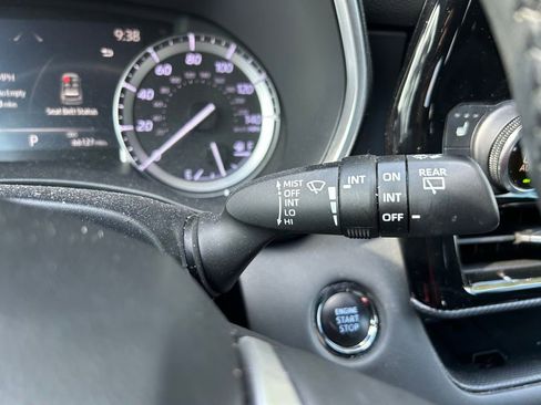 Used 2022 Toyota Highlander XSE FWD image 22