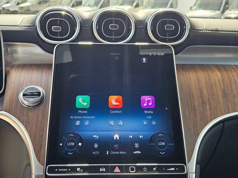 Used 2026 Mercedes-Benz GLC 300 image 24