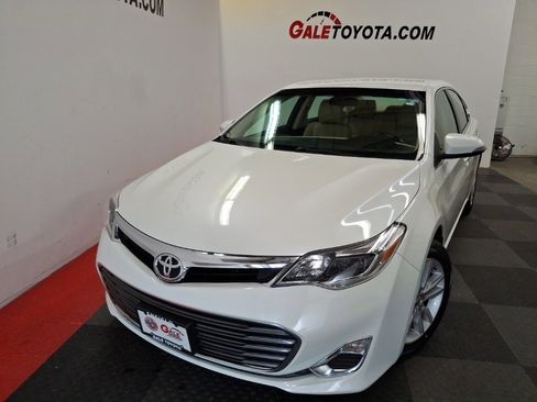 Used 2015 Toyota Avalon XLE image 2