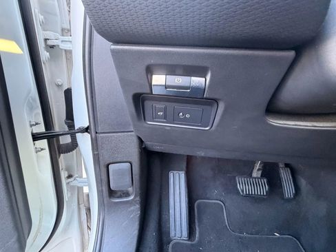 Used 2020 Land Rover Range Rover Evoque S image 22