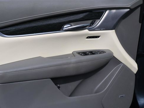 Certified 2021 Cadillac XT6 Premium Luxury image 20