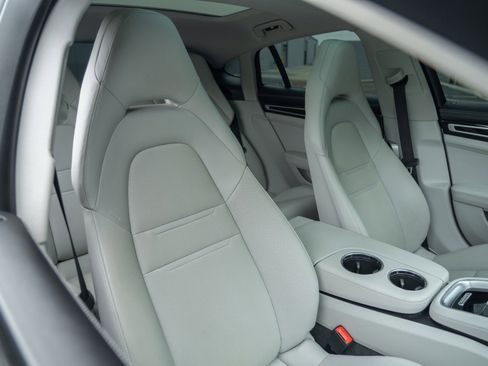 Used 2023 Porsche Panamera 4 Platinum Edition w/ Assistance Package image 34