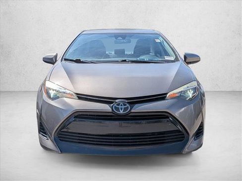 Used 2018 Toyota Corolla LE image 2