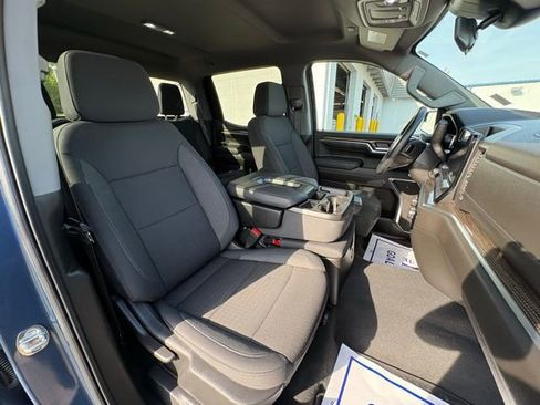 Used 2024 Chevrolet Silverado 1500 LT AWD/4WD image 25