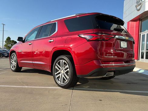 Used 2023 Chevrolet Traverse High Country AWD/4WD image 11