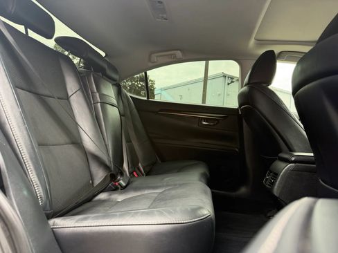 Used 2013 Lexus ES 350 w/ Luxury Pkg FWD image 14
