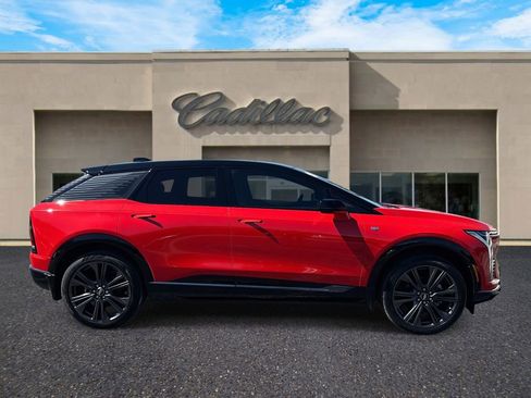 Certified 2025 Cadillac Optiq Sport 2 image 2