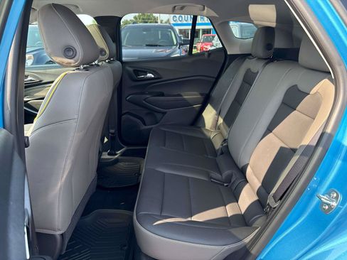 Used 2025 Chevrolet Trax ACTIV w/ Sunroof Package FWD image 10