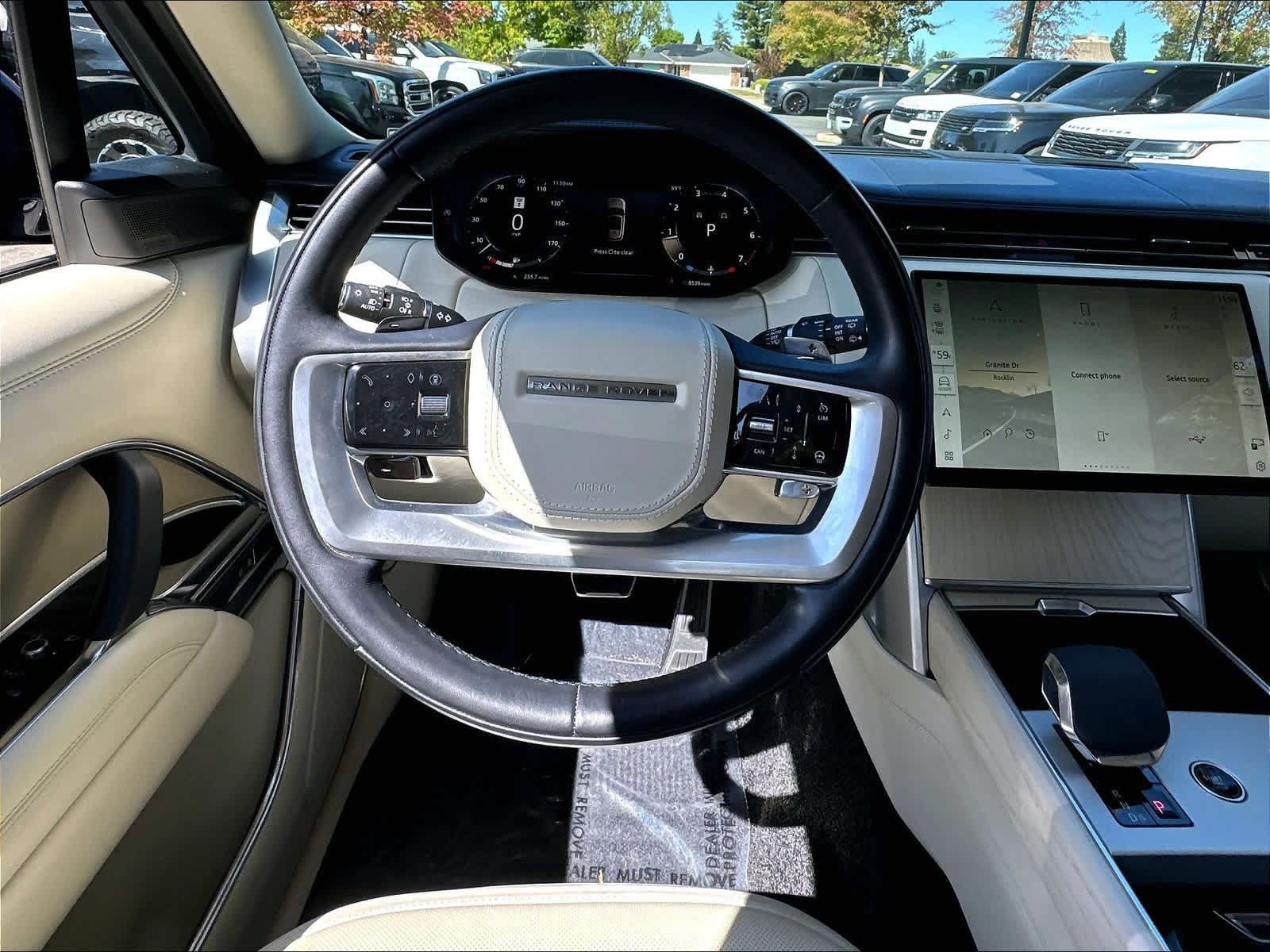 Used 2024 Land Rover Range Rover SE AWD/4WD image 5