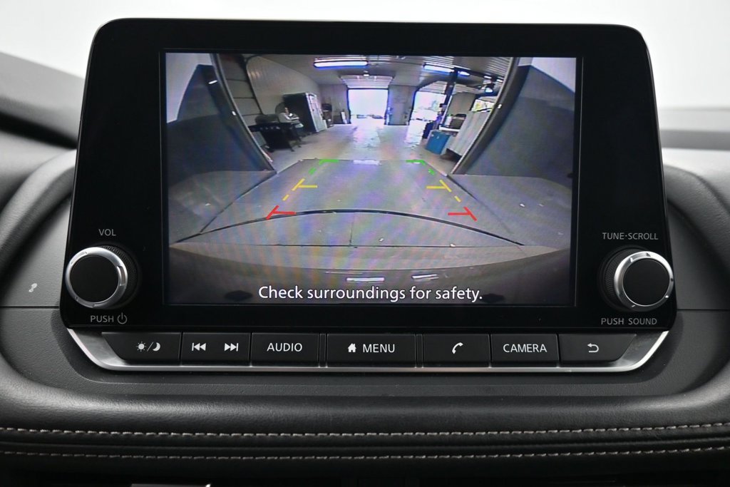 Used 2025 Nissan Rogue SV AWD/4WD image 13