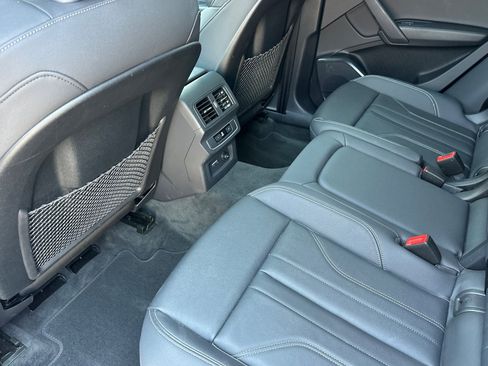 Used 2025 Audi Q5 2.0T Premium image 9