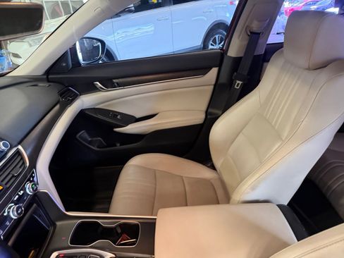 Used 2022 Honda Accord Touring image 31
