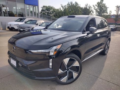 New 2025 Volvo EX90 Plus image 2