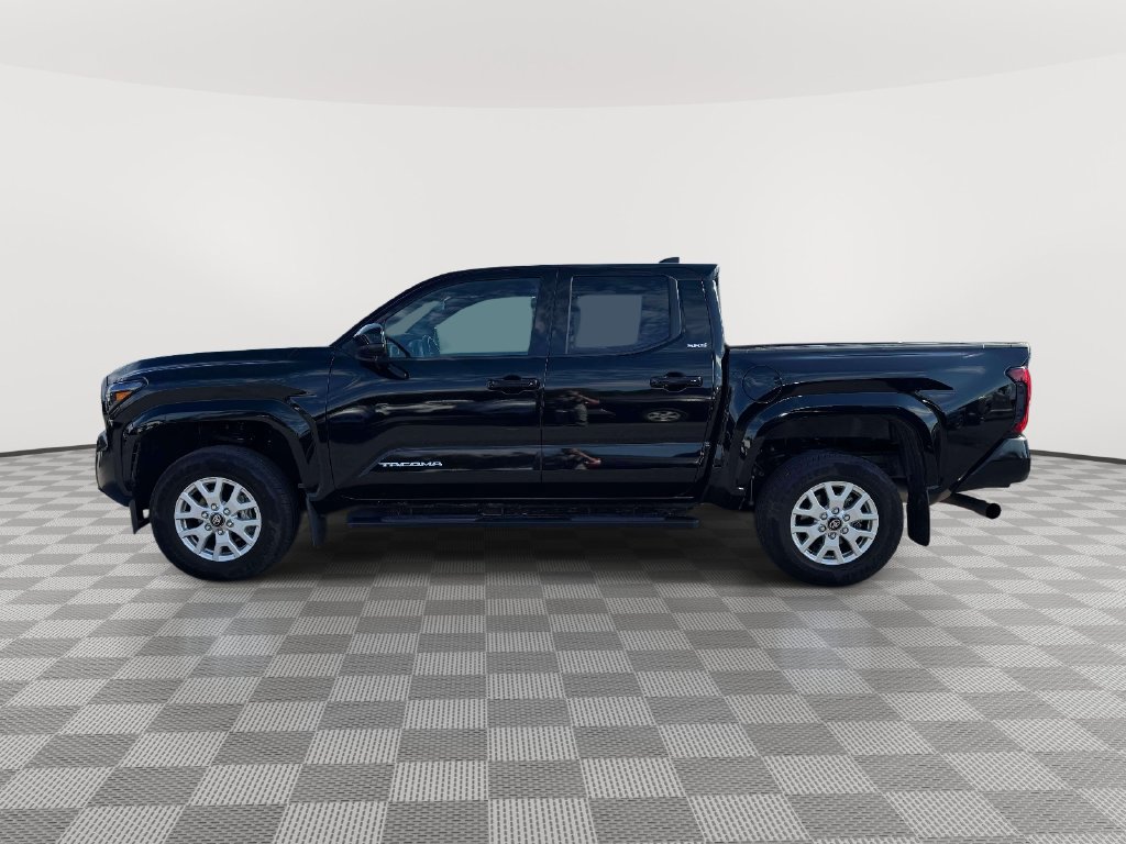 Used 2025 Toyota Tacoma SR5 AWD/4WD image 4
