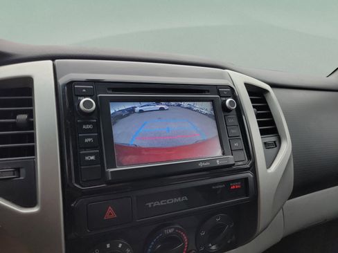 Used 2015 Toyota Tacoma PreRunner image 14