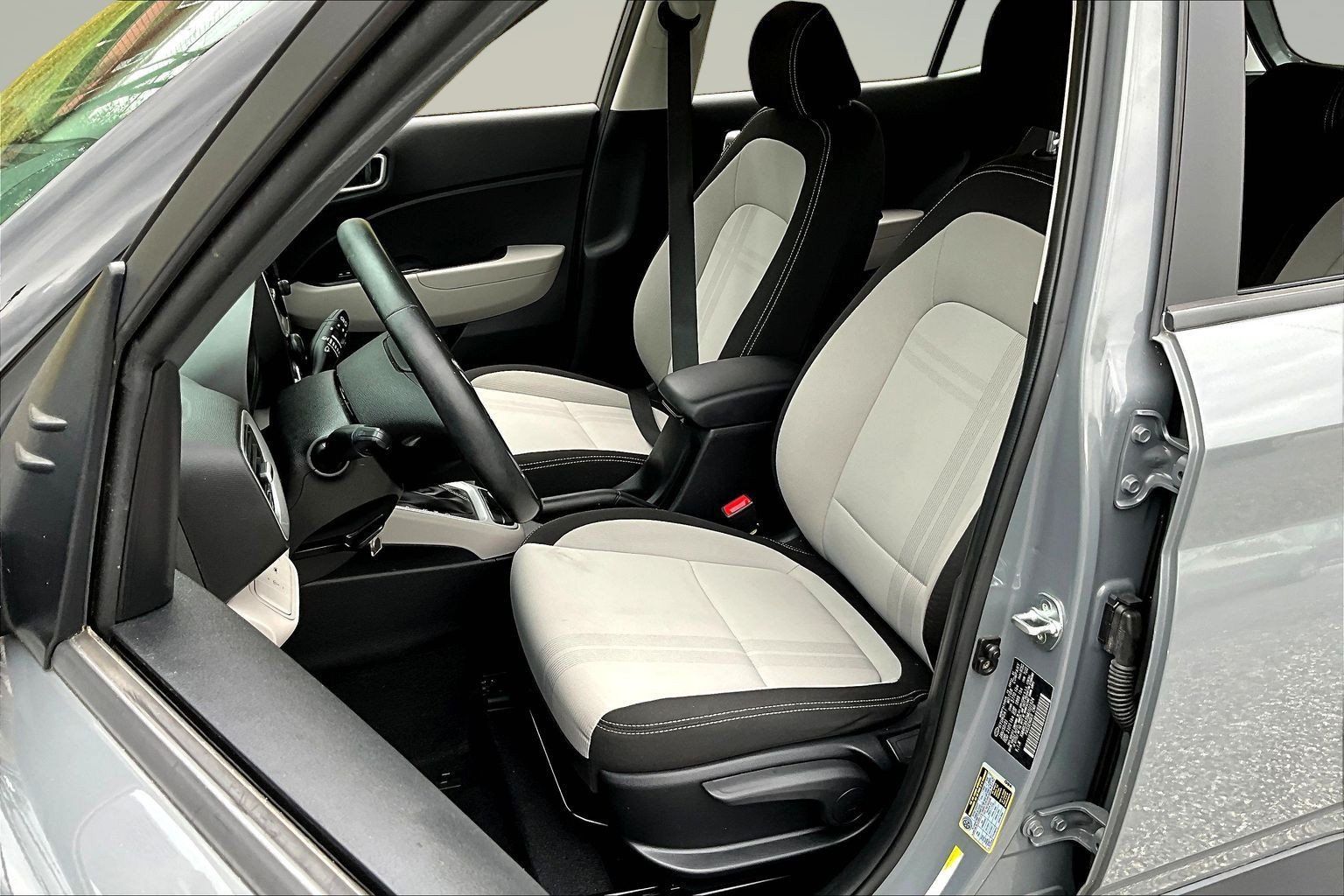 Used 2021 Hyundai Venue SEL w/ Cargo Package FWD image 19