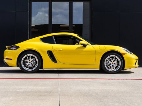 Certified 2019 Porsche 718 Cayman RWD image 12