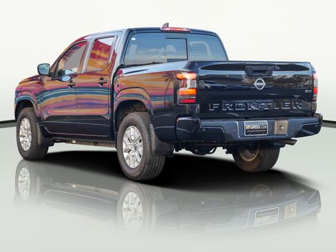 Used 2023 Nissan Frontier SV w/ SV Convenience Package image 8