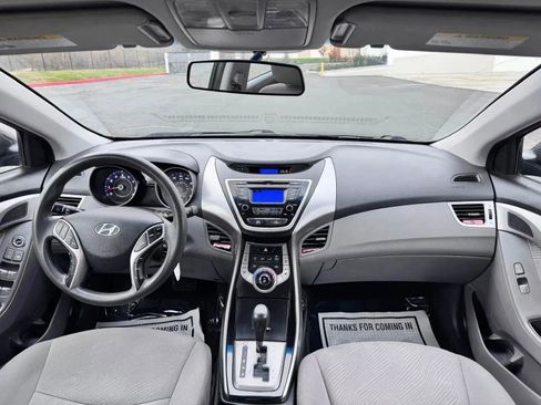 Used 2013 Hyundai Elantra GLS w/ Preferred Pkg image 12