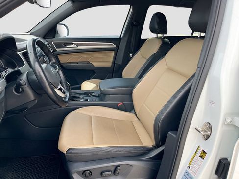 Used 2021 Volkswagen Atlas Cross Sport SE FWD image 20