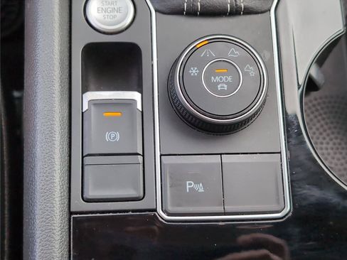 Used 2023 Volkswagen Atlas SEL R-Line AWD/4WD image 23