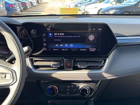 Used 2025 Chevrolet TrailBlazer LT image 18