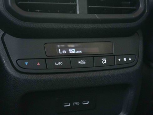 Used 2025 Honda Pilot EX-L image 40
