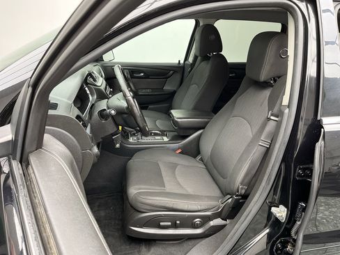 Used 2016 Chevrolet Traverse LT image 8