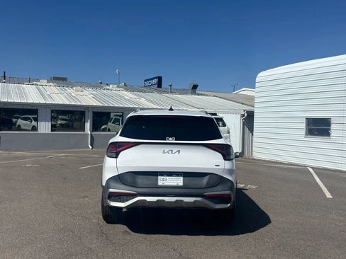 Used 2023 Kia Sportage EX AWD/4WD image 3