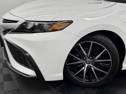 Used 2023 Toyota Camry SE w/ Convenience Package FWD image 5