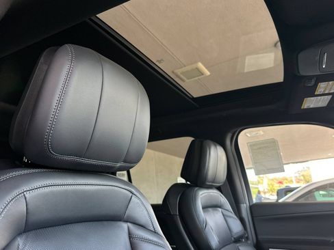 New 2026 Lincoln Navigator Reserve w/ Jet Appearance Package AWD/4WD image 17