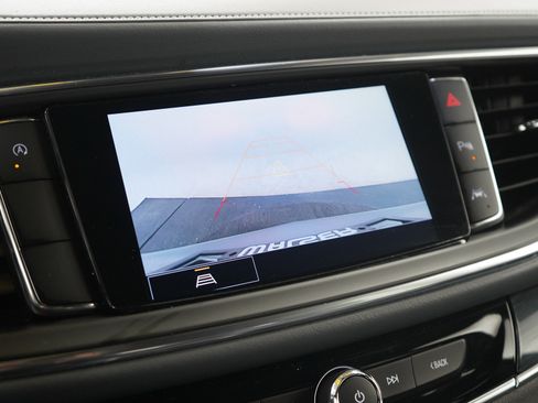 Used 2023 Buick Enclave Essence image 26