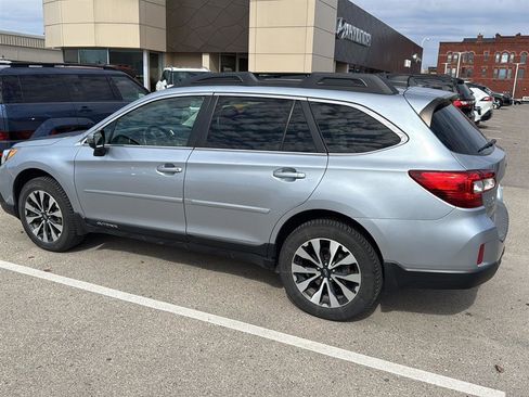 Used 2017 Subaru Outback 3.6R Limited w/ Popular Package #5 image 8
