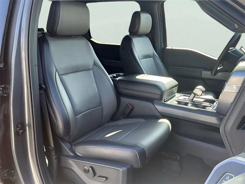 Certified 2025 Ford F150 Lariat w/ FX4 Off-Road Package image 21