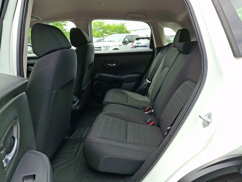 Used 2024 Honda HR-V LX image 10