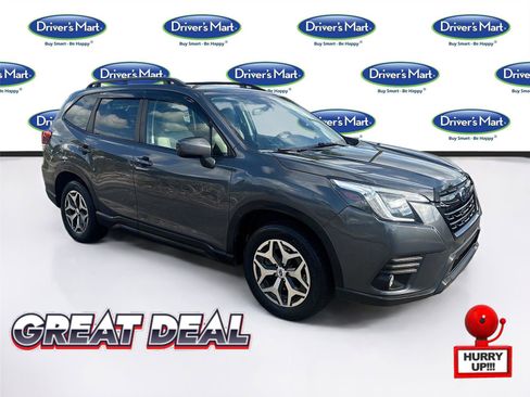 Used 2022 Subaru Forester Premium image 1
