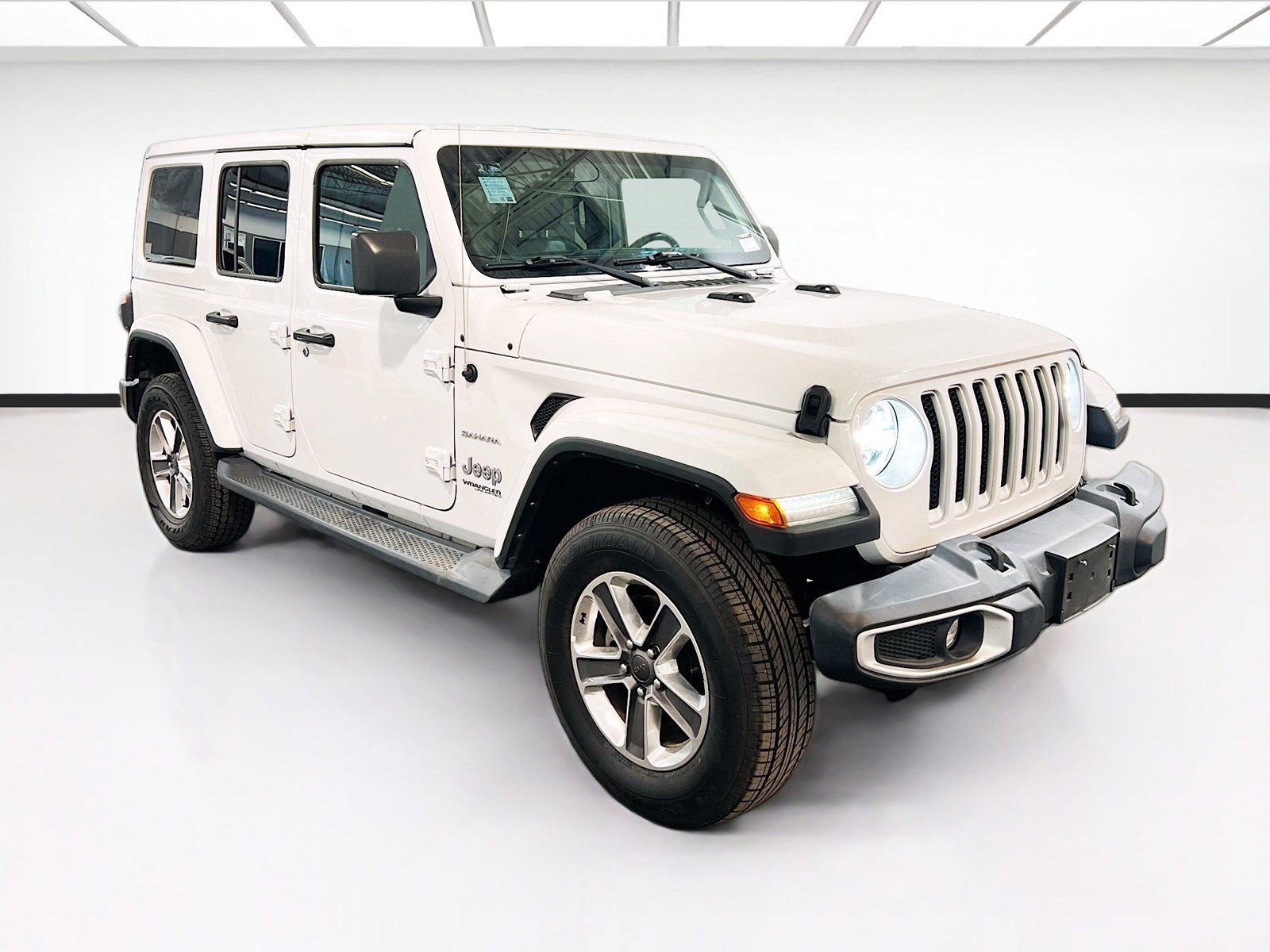 Used 2022 Jeep Wrangler Unlimited Sahara w/ LED Lighting Group AWD/4WD image 3